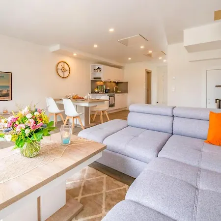 Baltic Village-damp דאמפ