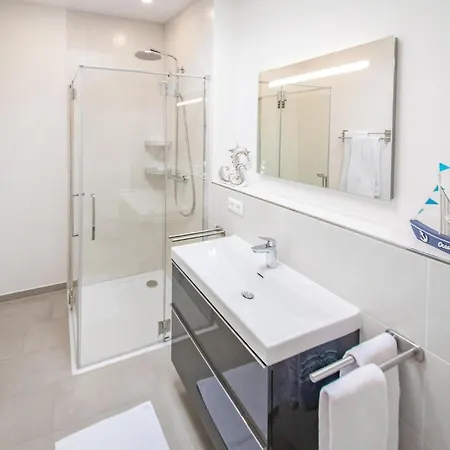 Baltic Village-damp דאמפ