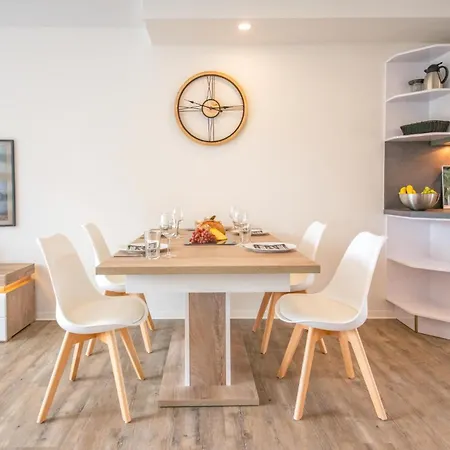 Baltic Village-damp * דאמפ